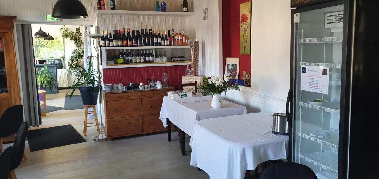 Hotel Restaurant Du Commerce Poulainville Zewnętrze zdjęcie