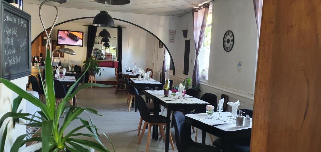 Hotel Restaurant Du Commerce Poulainville Zewnętrze zdjęcie